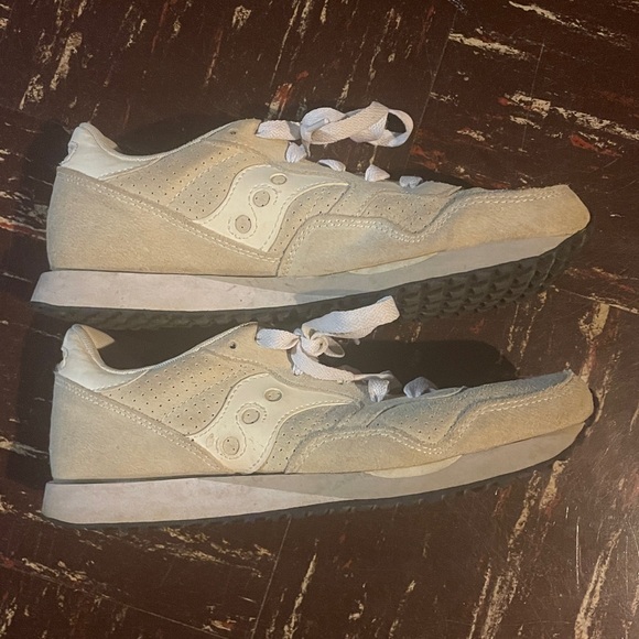 Saucony Tennis Shoes - Picture 7 of 8